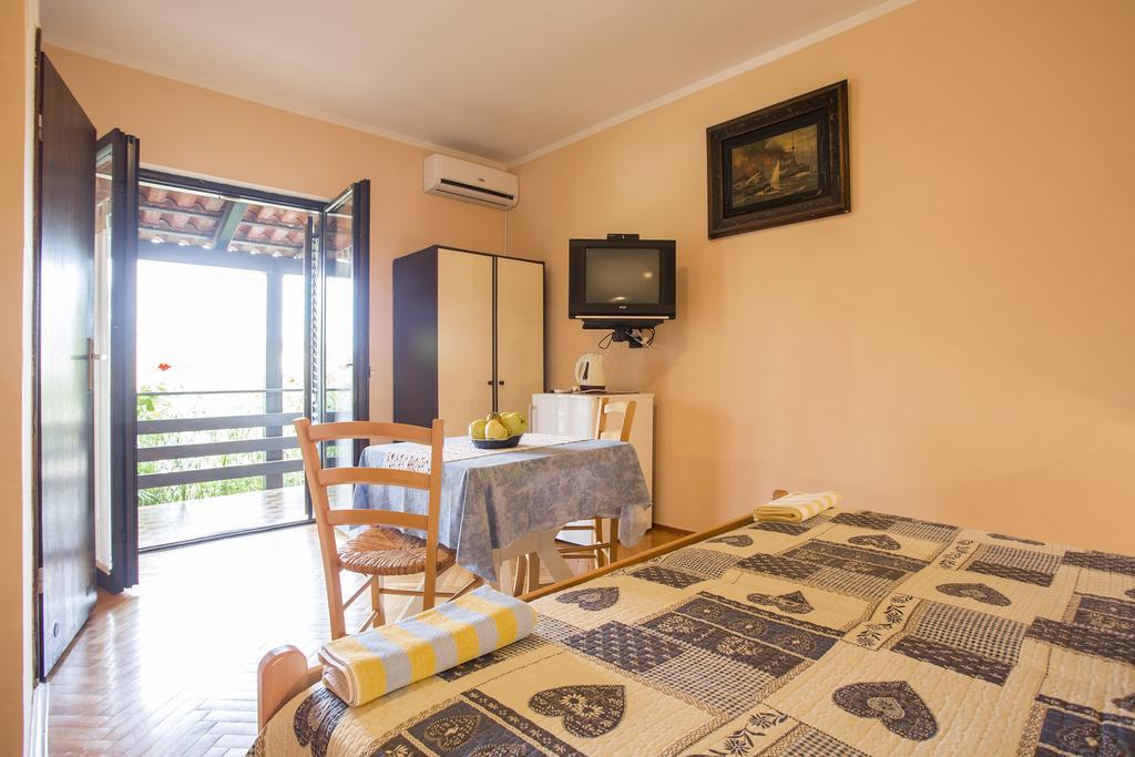 Guest House Nada 392 Pula Exterior foto